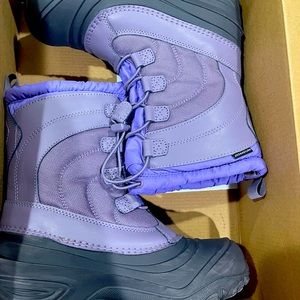 Girl snow boots size 3 purple and gray